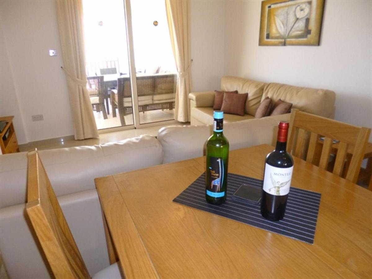 First Floor 2 Bedroom Apartment, Large Balcony, Amazing Sea Views, Communal Pool Пейя Екстер'єр фото