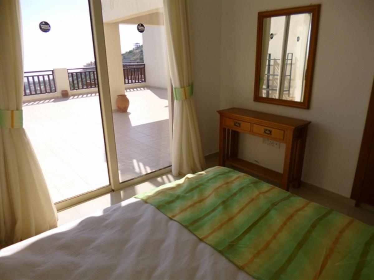 First Floor 2 Bedroom Apartment, Large Balcony, Amazing Sea Views, Communal Pool Пейя Екстер'єр фото