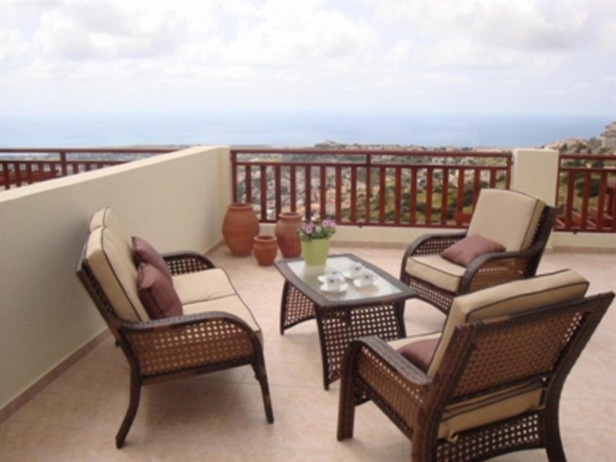 First Floor 2 Bedroom Apartment, Large Balcony, Amazing Sea Views, Communal Pool Пейя Екстер'єр фото